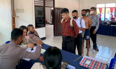 Telah-Dibuka-Penerimaan-Calon-Tamtama-Polri,-Puluhan-Remaja-di-Tapal-Batas-Mulai-Mendaftar-di-Pabanrim-Polres-Belu