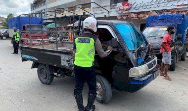 Wujudkan-Kamseltibcar-Lantas-di-Hari-ke-10-Operasi,-Satgas-Ops-Zebra-Polres-Belu-Gelar-Patroli-Imbau-Pengendara-Tertib-Berlalu-Lintas