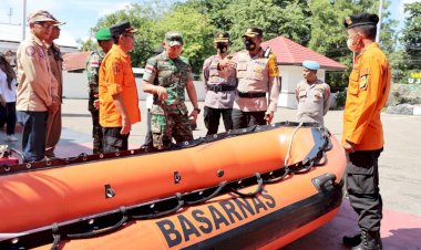 Siaga-Bencana-Alam,-Kapolres-Belu-bersama-Dandim-Cek-Kesiapan-Peralatan-Tanggap-Darurat-Bencana