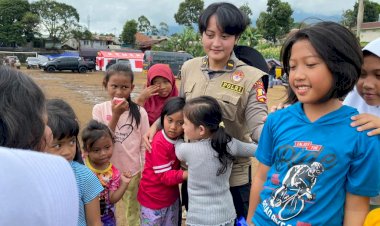 Upaya-Polri-Kembalikan-Senyum-Anak-anak-dan-Ibu-ibu-Korban-Gempa-Cianjur