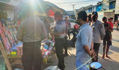 Hari-ke-13-Operasi,-Satgas-Ops-Pekat-Polres-Belu-Cek-Peredaran-Kembang-Api-di-Kota-Atambua