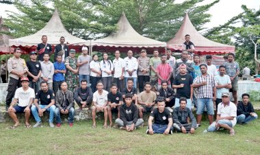 Setelah-Sumpah-Adat,-Kapolres-Belu-Ajak-Dua-Kelompok-Pemuda-Ini-Bersatu-Jaga-Kamtibmas-Jelang-Nataru