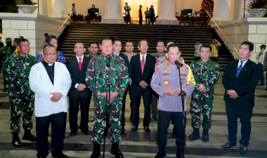 Tinjau-Gereja-di-Malam-Natal,-Kapolri-Pastikan-TNI-Polri-Beri-Rasa-Aman-Sepanjang-Nataru