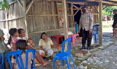 Patroli-di-Akhir-Pekan,-Anggota-Polsek-Raihat-Ajak-Warga-Maumutin-Jauhi-Perbuatan-Melanggar-Hukum