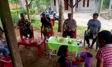 Turun-ke-Dusun-Holbeis-saat-Jumat-Curhat,-Kapolsek-Raihat-Dapat-Apresiasi-dan-Masukan-dari-Masyarakat