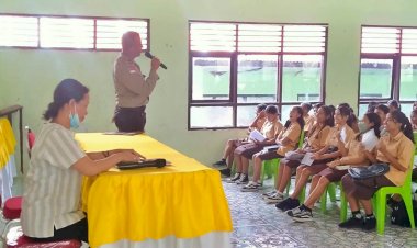 Penerimaan-Polri-T.A-2023-Telah-Di-Buka,-Sat-Binmas-Polres-Belu-Ajak-Pelajar-SMA-Kristen-Ramai-ramai-Masuk-Polisi