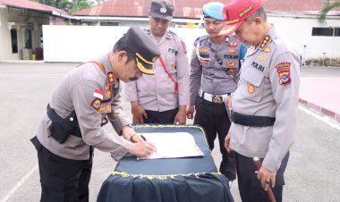 Latihan-Kerja-Selesai,-Kapolres-Belu-Serahkan-26-Siswa-Diktukba-Polri-Gelombang-1-T.A.-2023-kepada-Ka.SPN-Polda-NTT