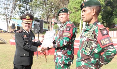 Puncak-Hari-Bhayangkara-ke-77,-Kapolres-Belu-dan-Bupati-Beri-Reward-kepada-Personel-Polri-dan-Satgas-Pamtas-RI-RDTL