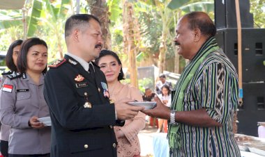 Tokoh-Masyarakat-di-Manumutin-Terharu-dan-Ucap-Terima-Kasih-untuk-Kapolres-Belu-Atas-Bantuan-Sumur-Bor,-Tonton-Videonya