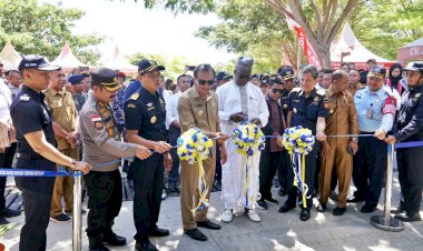 Dukung-Penguatan-Ekspor-di-Kawasan-Perbatasan,-Kapolres-Belu-Bersama-Ketua-Bhayangkari-Hadiri-Launching-Atambua-International-Expo-2023