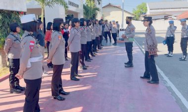 Jelang-HUT-Polwan-ke-75,-Seksi-Propam-Kumpulkan-Seluruh-Polwan-Polres-Belu-Cek-Sikap-Tampang-dan-Kelengkapan-Surat-surat