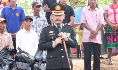 Simak-Video-Mendagri-Sedih-Dengar-Cerita-Tentang-Kondisi-dan-Perjuangan-Kapolres-Belu-untuk-Warga-Hingga-Merdeka-dari-Kegelapan-dan-Kekeringan