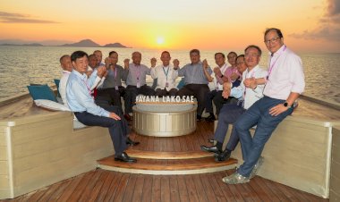 Kapolri-Jamu-Delegasi-AMMTC-Nikmati-Sunset-di-Labuan-Bajo-,-