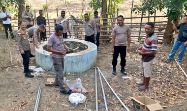 Dapat-Apresiasi-dari-Pihak-Sekolah,-Tonton-Video-Upaya-Kapolres-Belu-dan-Jajaran-Bereskan-Masalah-Air-Bersih-di-SDN-Halimea