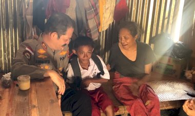 Setelah-di-Sekolahkan,-Sebastianus-Fahik-bersama-Keluarga-Dapat-Berkah-Listrik-dan-Peralatan-Tukang-Kayu-dari-Kapolres-Belu