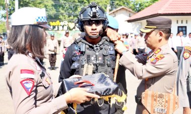 Siap-Amankan-Pemilu-2024-di-Wilayah-Tapal-Batas,-Polres-Belu-Laksanakan-Gelar-Pasukan-Operasi-Mantap-Brata-Turangga