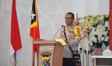 Pimpin-Rakor-Bersama-PNTL,-Kapolda-NTT-Beberkan-Keberhasilan-Polri-Ungkap-Berbagai-Kasus-Kejahatan-di-Perbatasan-RI-RDTL