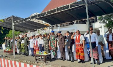 Peringatan-Sumpah-Pemuda-ke-95-Tahun-2023,-Wakapolres-Belu-Hadiri-Upacara-di-Kantor-Bupati