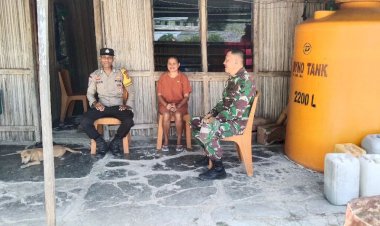 Rutin-Sambangi-Warga-Binaanya-di-desa-Tulakadi,-Upaya-Bhabinkamtibmas-Polres-Belu-dan-Babinsa-Wujudkan-Pemilu-yang-Aman