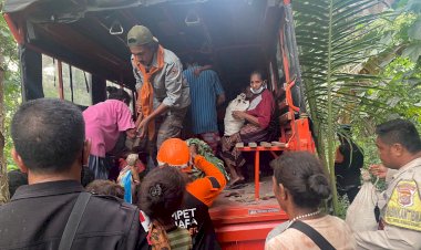 Polda-NTT-Bergerak-Cepat:-Evakuasi-Korban-Erupsi-Gunung-Lewotobi-di-Lewodulen