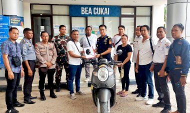 Bersama-Bea-Cukai-Atambua,-Polres-Belu-Terima-Barang-Bukti-Sepeda-Motor-Curian-Milik-WNI-dari-Bea-Cukai-Timor-Leste