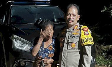 Isak-Tangis-Warga-Kampung-Lama-Weberliku,-100-Tahun-Keluar-dari-Kegelapan-Setelah-dapat-Bantuan-12-Lampu-Solar-Cell-dari-Kapolres-Belu,-Tonton-Videonya