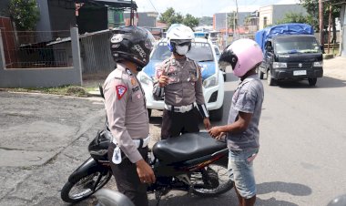 Hari-ke-4-Operasi,-Satgas-Ops-Keselamatan-Polres-Belu-Gelar-Patroli-dan-Imbauan-Secara-Humanis-Tentang-Kamseltibcar-Lantas
