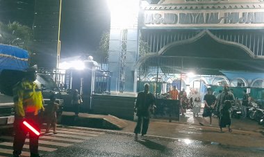 Ciptakan-Rasa-Aman-dan-Nyaman,-Polres-Belu-dan-Jajaran-Turun-ke-Masjid--Amankan-Sholat-Tarawih-Pertama-Ramadhan-2024