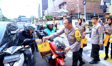 4-Jenderal-Polri-Kompak-Bareng-Polwan-dan-Wartawan-Sebar-Kebaikan-di-Bulan-Ramadan