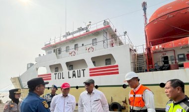 Kompolnas-Lakukan-Pemantauan-Kesiapan-Operasi-Ketupat-2024-di-Polda-Jatim-Bersama-Kapolri-dan-Menteri-Perhubungan