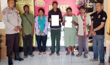 Bersama-Kanit-Reskrim,-Bhabinkamtibmas-Nanaenoe-Polres-Belu-Bantu-Warga-Binaannya-Mediasi-Kasus-Penganiayaan