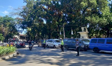 Peringatan-Kenaikan-Isa-Almasih-2024,-Personel-Polres-Belu-Turun-ke-Gereja-Jamin-Ibadah-Misa-Berjalan-Kondusif