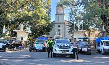 Sat-Lantas-Polres-Belu-Kawal-Rombongan-Ziarah-Legio-Maria-Menuju-Gua-Santa-Maria-Wini-TTU