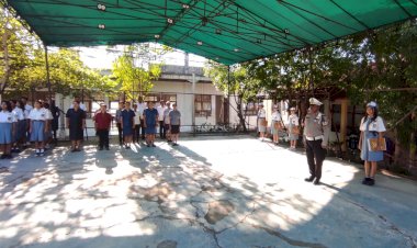 Jadi-Irup-di-Sekolah,-Kanit-Patwal-Sat-Lantas-Polres-Belu-Ajak-Pelajar-Tertib-Berlalu-Lintas,-Simak-Videonya