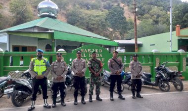 Polsek-Kakuluk-Mesak-Bersinergi-dengan-Koramil-dan-Pos-AL-Atapupu--Amankan-Sholat-Idul-Adha-1445-H