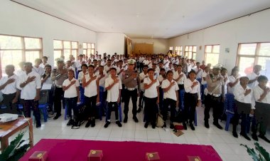 Ops-Patuh-2024,-Kanit-Kamsel-Sat-Lantas-Polres-Belu-Ajak-Pelajar-SMAN-4-Atambua-Utamakan-Keselamatan-Saat-Berkendara