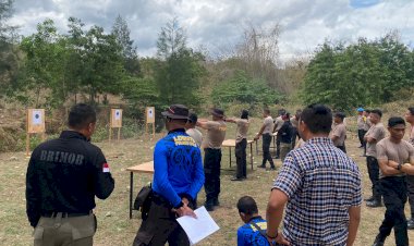 Jelang-tahapan-Inti-Pilkada-2024,-Polres-Belu-Gelar-Pelatihan-Menembak-Bagi-Calon-Walpri-Paslon-Bupati-dan-Wakil-Bupati