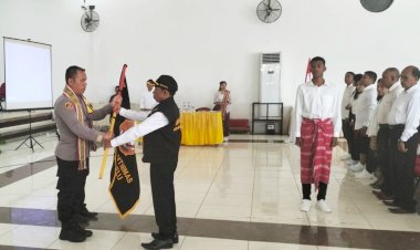 Wakili-Kapolres-Belu,-Wakapolres-Kukuhkan-Pokdar-Kamtibmas-Bhayangkara-Resor-Belu