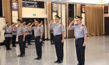 Kapolri-Pimpin-Kenaikan-Pangkat-4-Pati-Pamen-Polri