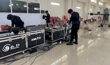 Pastikan-Keamanan-Debat-Putaran-Ke-2-Pilkada-2024,-Personil-Brimob-Kompi-3-Yon-A-Pelopor-Lakukan-Sterilisasi-di-Bahagia-Ballroom-Atambua