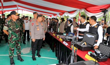Kapolri-dan-Panglima-Cek-Kesiapan-Pengamanan-Pilkada-Serentak-di-Jatim