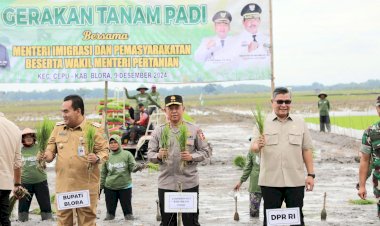 Gugus-Tugas-Ketahanan-Pangan-Polri-Tanam-Padi-Serentak,-Cetak-10-Ribu-Hektare-Sawah 