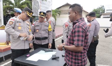Cegah-Penyalahgunaan-Senjata-Api,-Kapolres-Belu,-AKBP-Benny-Miniani-Arief-Cek-Senjata-Api-dan-Amunisi-Dinas-Anggota