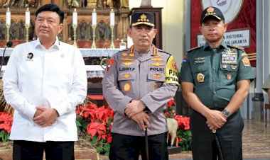 Jelang-Ibadah-Malam-Natal,-Menko-Polkam-Kapolri-Tinjau-Gereja-GKI-Samanhudi-dan-Gereja-Immanuel