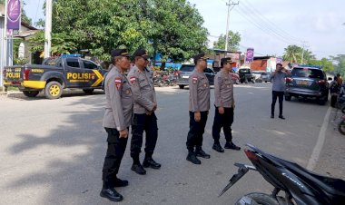 Operasi-Lilin-Turangga-2024,-Kapolres-Belu-Dampingi-Pamatwil-Polda-NTT-Cek-Pengamanan-Gereja-Saat-Misa-Natal