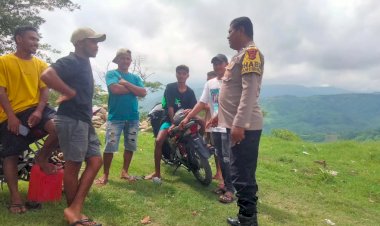 Wujudkan-Kamtibmas-yang-Aman,-Bhabinkamtibmas-Lakmaras-Polres-Belu-Tak-Bosan-Sambangi-Warganya-dan-Beri-Pesan-Kamtibmas