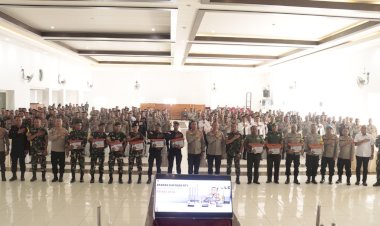 Beri-Arahan-dan-Tali-Asih,-Kapolda-NTT-Pesan-Anggota-TNI-Polri-Jadilah-Prajurit-yang-Bisa-di-Andalkan-Masyarakat-dalam-Segala-Hal