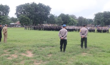 Dipimpin-Kapolres-Belu,-500-Personel-Gabungan-Gelar-Apel-dan-Patroli-Skala-Besar-Jelang-Putusan-Dismissal-Sengketa-Pilkada-2024