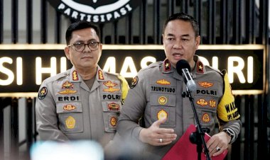 Kapolri-Beri-Kenaikan-Pangkat-Luar-Biasa-Anumerta-kepada-Bharatu-Mardi-Hadji