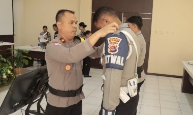 Pimpin-Latihan-Pra-Operasi,-Wakapolres-Belu-Tegaskan-Anggota-Pahami-Sasaran-dan-Cara-Bertindak-dalam-Operasi-Keselamatan-Turangga-2025